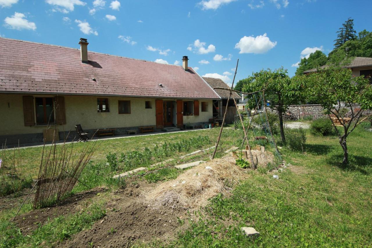 Chambres Et Table D'Hote Le Petit Radis Lus-la-Croix-Haute Exterior photo